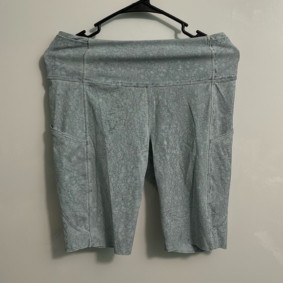 lululemon athletica Pants - Lululemon Biker Shorts w/Pockets
